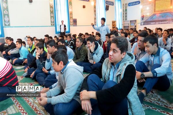 حضور ریاضی‌دان و نفر دوم جام جهانی محاسبات ذهنی در دبیرستان شهید صدوقی دوره اول
