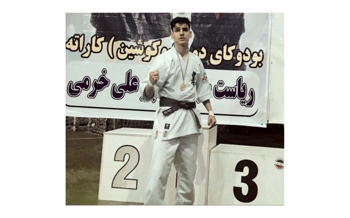 مدال طلای مسابقات کیوکوشین کاراته کشور توسط دانش‌آموز چهاردانگه‌ای کسب شد