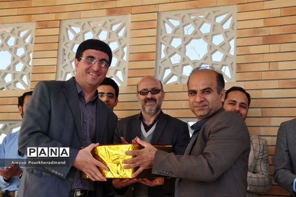 برگزاری مسابقه چالش جاذبه در دبیرستان شهید ذوالفقاری میبد