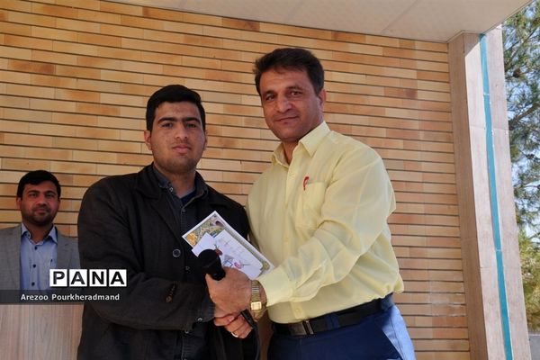 برگزاری مسابقه چالش جاذبه در دبیرستان شهید ذوالفقاری میبد