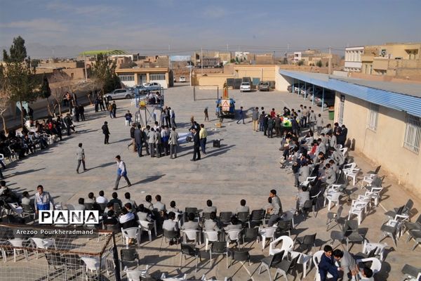 برگزاری مسابقه چالش جاذبه در دبیرستان شهید ذوالفقاری میبد