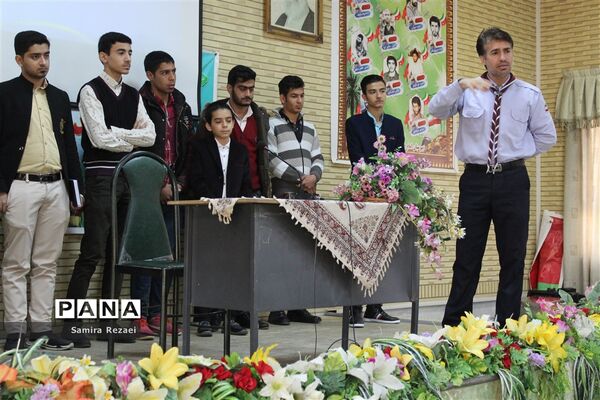 گردهمایی روسای شورای دانش‌آموزی مدارس ناحیه 4 شیراز