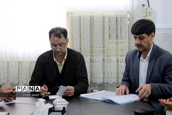 دیدار صمیمی مجامع سازمان دانش‌آموزی استان قم با مدیرکل آموزش و پرورش