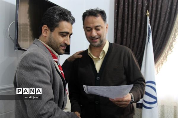 دیدار صمیمی مجامع سازمان دانش‌آموزی استان قم با مدیرکل آموزش و پرورش