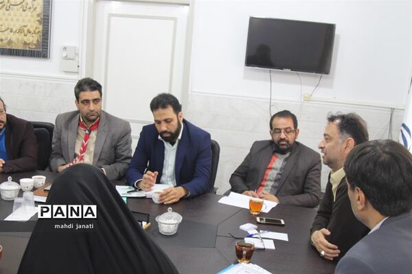 دیدار صمیمی مجامع سازمان دانش‌آموزی استان قم با مدیرکل آموزش و پرورش