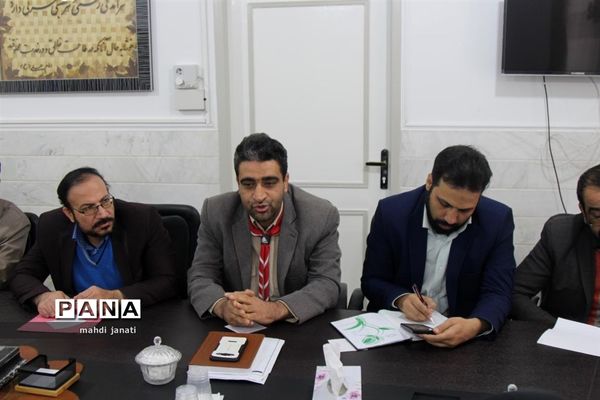 دیدار صمیمی مجامع سازمان دانش‌آموزی استان قم با مدیرکل آموزش و پرورش