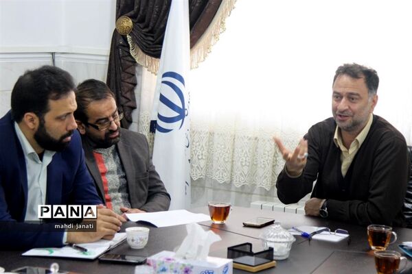دیدار صمیمی مجامع سازمان دانش‌آموزی استان قم با مدیرکل آموزش و پرورش