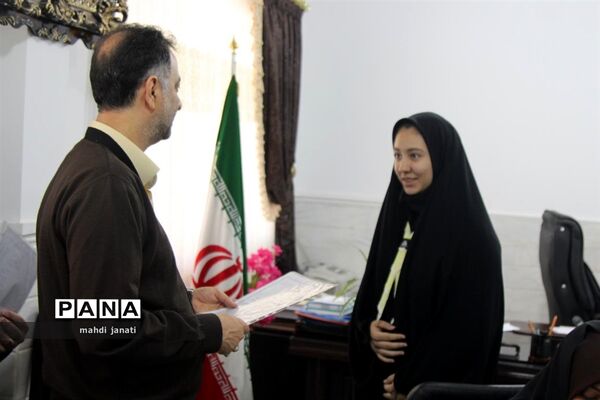 دیدار صمیمی مجامع سازمان دانش‌آموزی استان قم با مدیرکل آموزش و پرورش