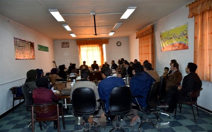 شورای مدیران مستقل ابتدایی و راهبران آموزشی -تربیتی  آموزش و پرورش دیواندره برگزار شد
