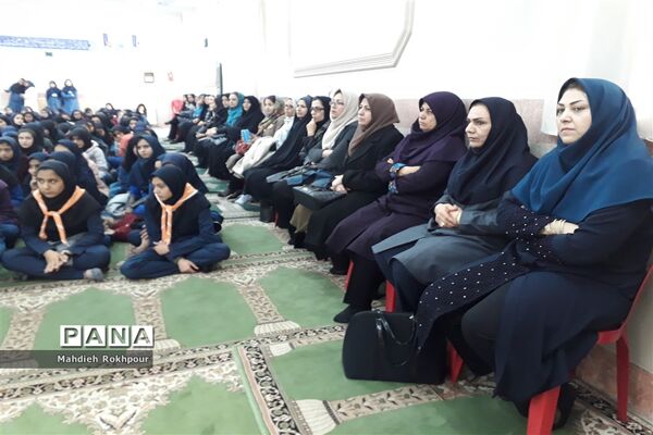برگزاری مراسم میلاد حضرت زهرا (س) دردبیرستان فخرالزمان قریب