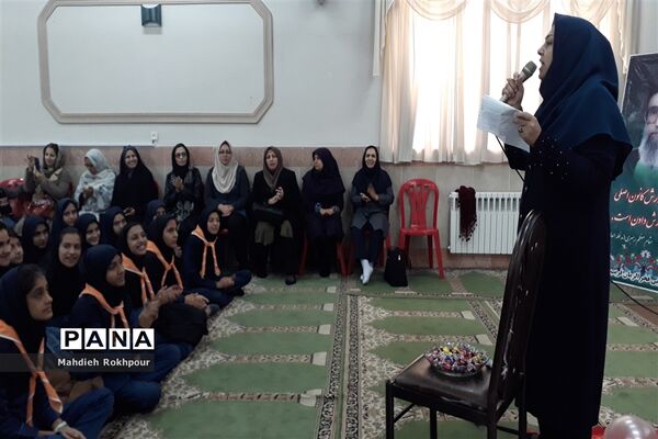 برگزاری مراسم میلاد حضرت زهرا (س) دردبیرستان فخرالزمان قریب