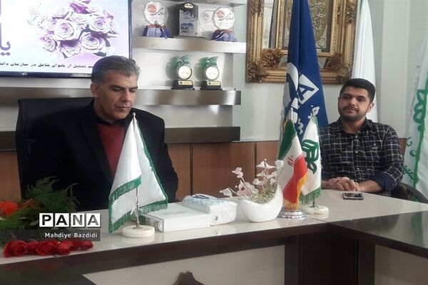 مراسم تجلیل از بانوان شاغل درسازمان دانش آموزی خراسان جنوبی