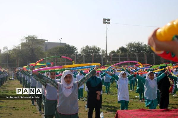 همایش دانش آموزی ۳۰۰۰نفری همیاران ورزش در ناحیه یک اهواز