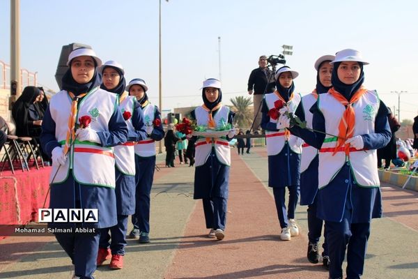 همایش دانش آموزی ۳۰۰۰نفری همیاران ورزش در ناحیه یک اهواز