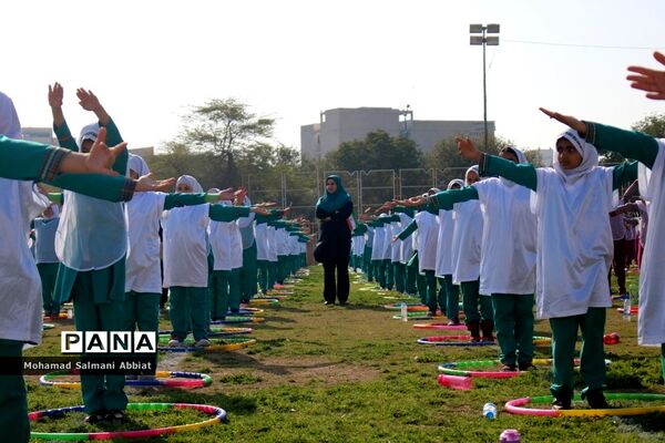 همایش دانش آموزی ۳۰۰۰نفری همیاران ورزش در ناحیه یک اهواز