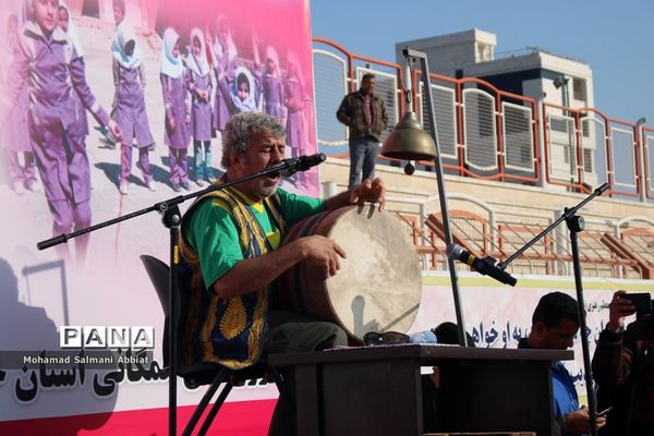 همایش دانش آموزی ۳۰۰۰نفری همیاران ورزش در ناحیه یک اهواز