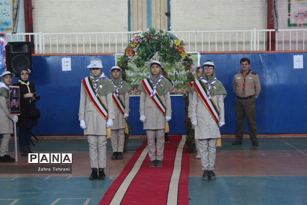 مانور دانش‌آموزی یاوران انقلاب درشهرستان بهارستان