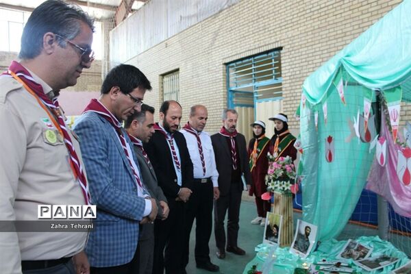 مانور دانش‌آموزی یاوران انقلاب درشهرستان بهارستان