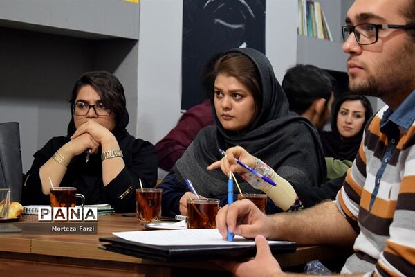 نشست خبری نمایش همسایهء آقا