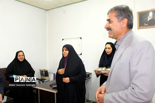 تقدیر از بانوان شاغل در اداره کل آموزش و پرورش استان بوشهر