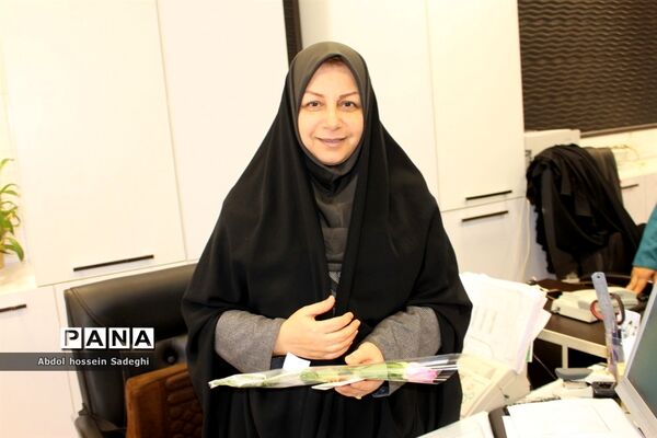 تقدیر از بانوان شاغل در اداره کل آموزش و پرورش استان بوشهر