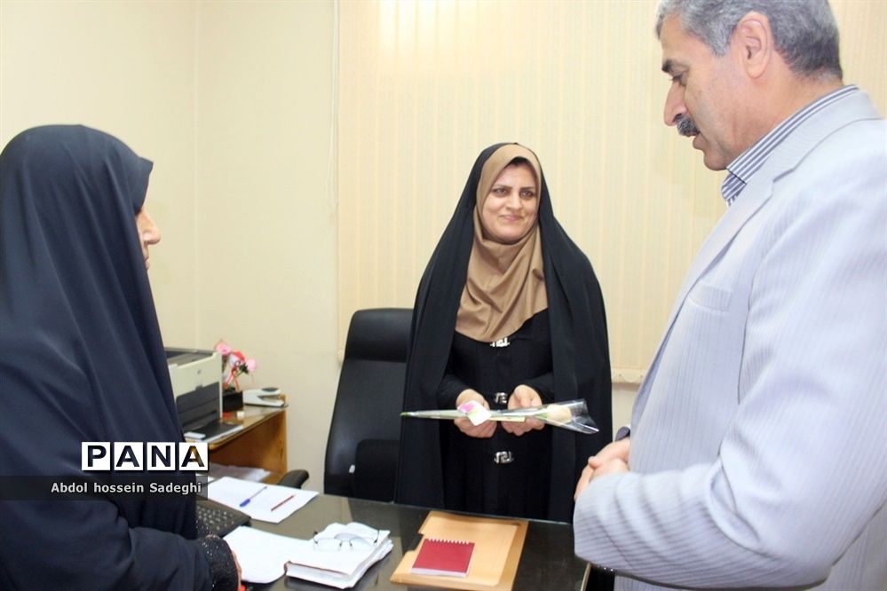 تقدیر از بانوان شاغل در اداره کل آموزش و پرورش استان بوشهر