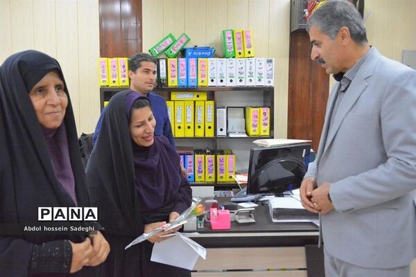 تقدیر از بانوان شاغل در اداره کل آموزش و پرورش استان بوشهر