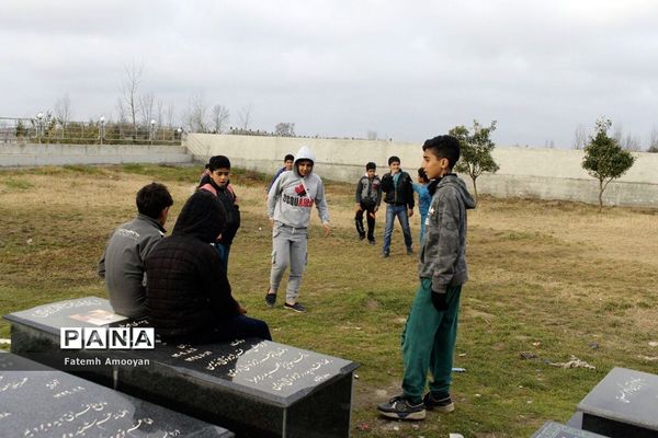 آرزوی کودکان از زمین خاکی تا چمن مصنوعی