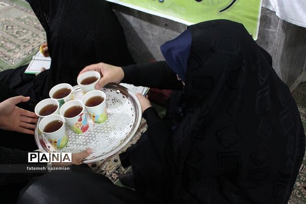 برگزاری دعای ندبه در دبیرستان دخترانه اسحاقیه یزد