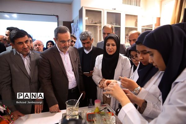 بازدید وزیر آموزش و پرورش از برنامه ویژه مدارس استان البرز