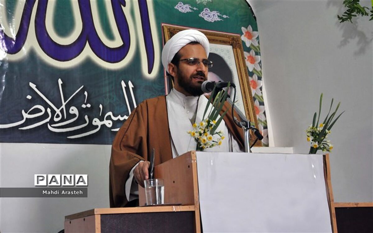 امام جمعه خوسف : وضعیت سخت اقتصادی مردم  ناشی از بی تدبیری و سوء مدیریت در داخل کشور است