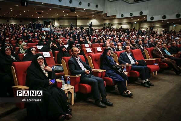 استقبال فرهنگیان از همایش گرامیداشت هفته تربیت اسلامی