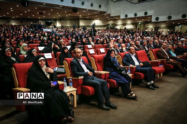 استقبال فرهنگیان از همایش گرامیداشت هفته تربیت اسلامی