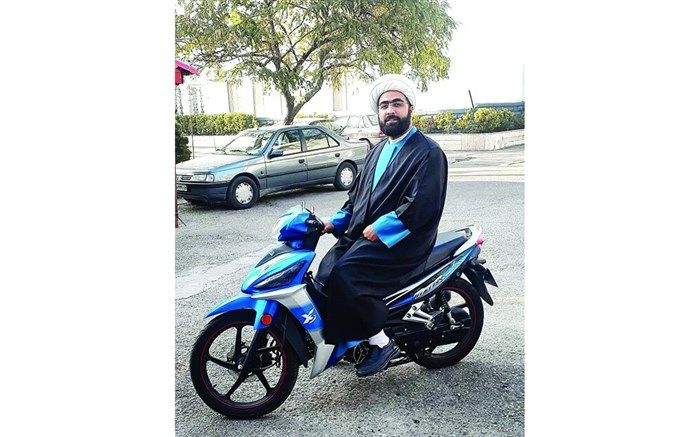 روحانی موتورسواری که عشق موتورکراس است + تصویر