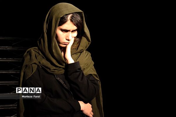 اجرای نمایش آسمان روزهای برفی