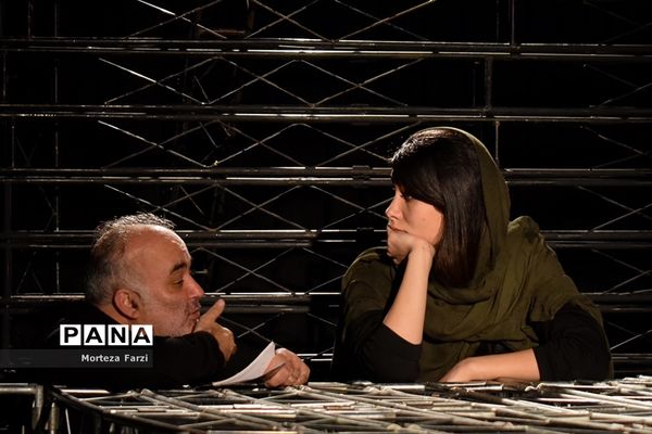 اجرای نمایش آسمان روزهای برفی