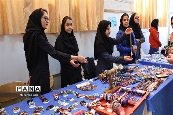بازارچه کارآفرینی دختران یاس