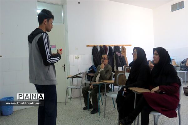 بازارچه کار و فناوری دبیرستان شهید صدوقی دوره اول
