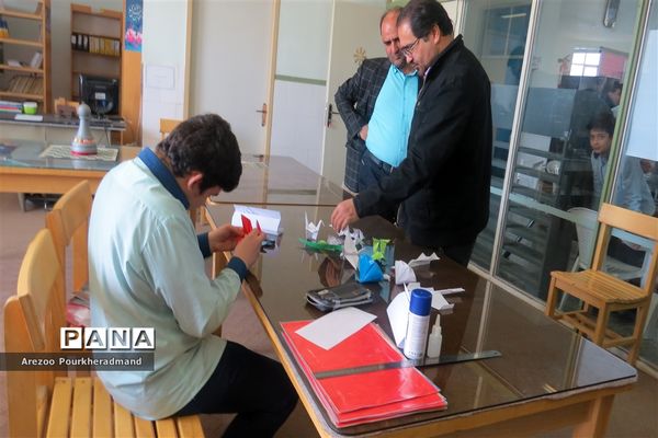 بازارچه کار و فناوری دبیرستان شهید صدوقی دوره اول