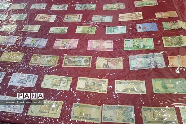 آیین افتتاحیه نمایشگاه توانمندی‌های دانش‌آموزی دبیرستان شهید رحیمی‌فر میبد