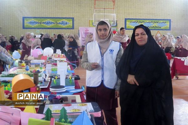 نمایشگاه و بازارچه دست سازهای دانش آموزان  دبیرستان شهیده سهام خیام  بوشهر-2
