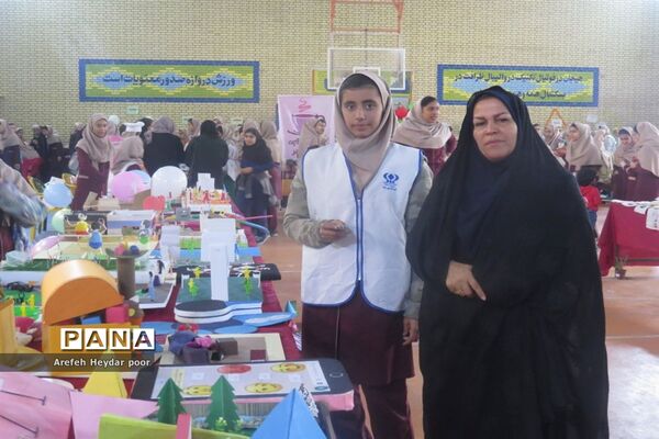 نمایشگاه و بازارچه دست سازهای دانش آموزان  دبیرستان شهیده سهام خیام  بوشهر-2