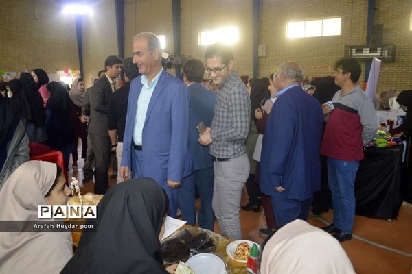 نمایشگاه و بازارچه دست سازهای دانش آموزان  دبیرستان شهیده سهام خیام  بوشهر-2