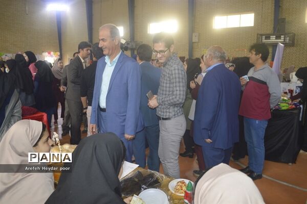 نمایشگاه و بازارچه دست سازهای دانش آموزان  دبیرستان شهیده سهام خیام  بوشهر-2