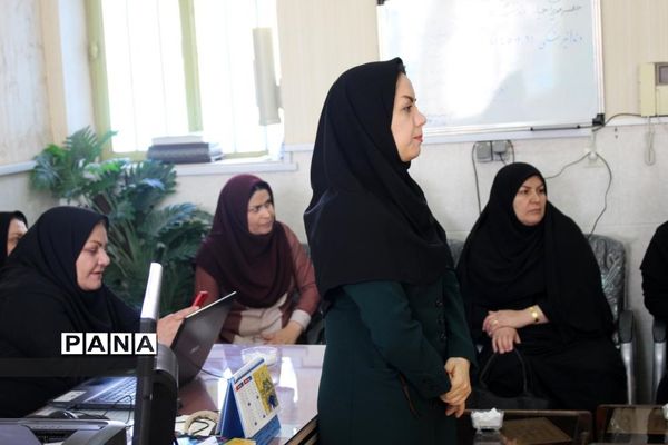 بازدیدآموزشی  مدیران ابتدایی مدارس هیات امنایی شهرستان بویراحمد ازدبستان پسرانه هادی -  استان یزد