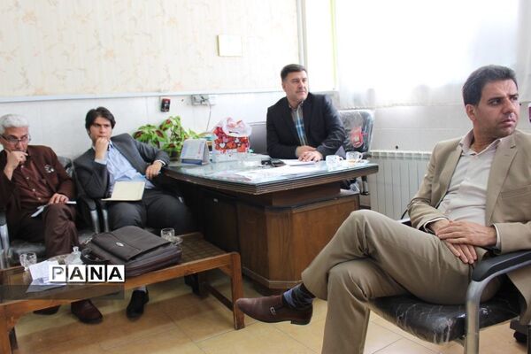 بازدیدآموزشی  مدیران ابتدایی مدارس هیات امنایی شهرستان بویراحمد ازدبستان پسرانه هادی -  استان یزد