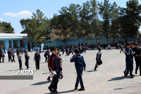 بازدیدآموزشی مدیران ابتدایی مدارس هیات امنایی شهرستان بویراحمد ازدبستان دخترانه هادی -  استان یزد