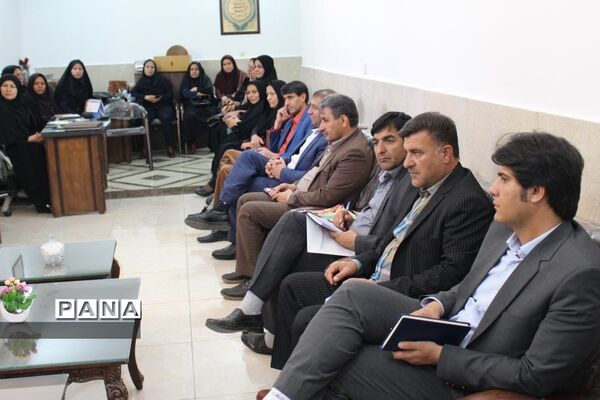 بازدیدآموزشی مدیران ابتدایی مدارس هیات امنایی شهرستان بویراحمد ازدبستان دخترانه هادی -  استان یزد