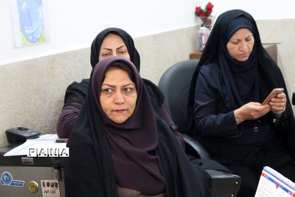 بازدیدآموزشی مدیران ابتدایی مدارس هیات امنایی شهرستان بویراحمد ازدبستان دخترانه هادی -  استان یزد