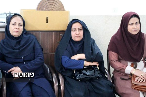 بازدیدآموزشی مدیران ابتدایی مدارس هیات امنایی شهرستان بویراحمد ازدبستان دخترانه هادی -  استان یزد